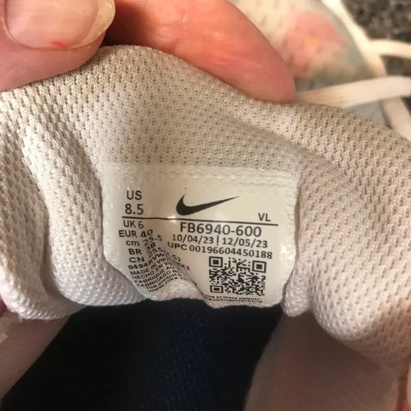 Nike Multicolor Running Shoes - Picture 13 of 13